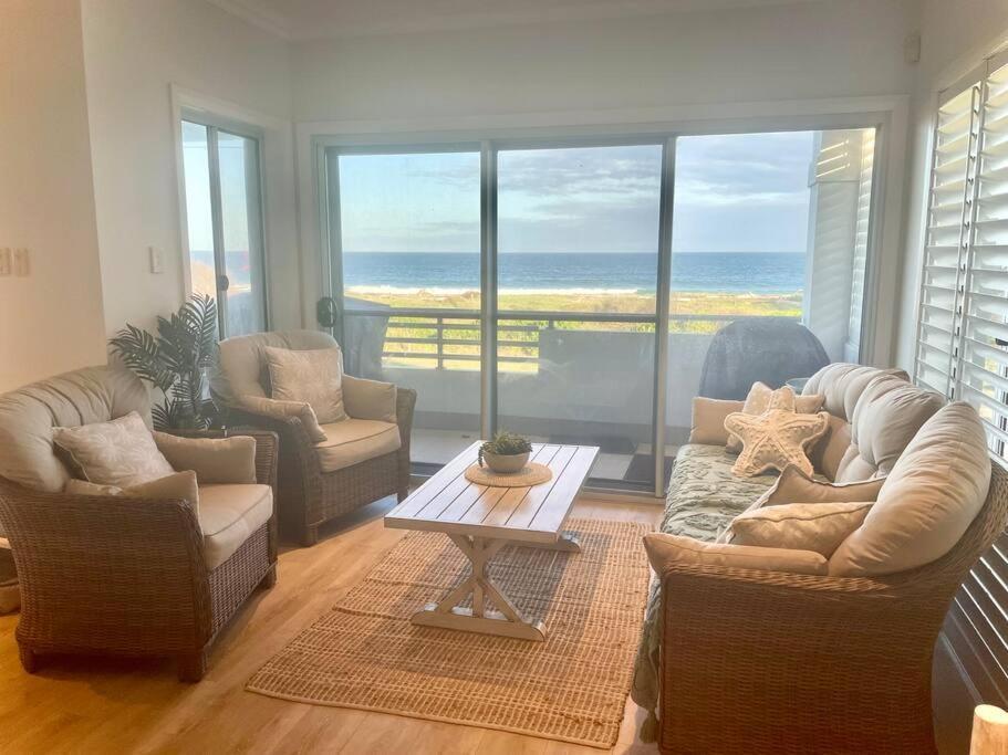 Beach House On Stockton Beach, Newcastle Βίλα Εξωτερικό φωτογραφία